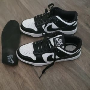 Nike pandas